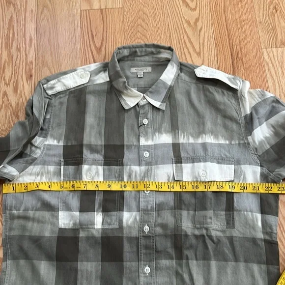 New! Burberry London Men’s large sage green nova check tie dye toned shirt.
